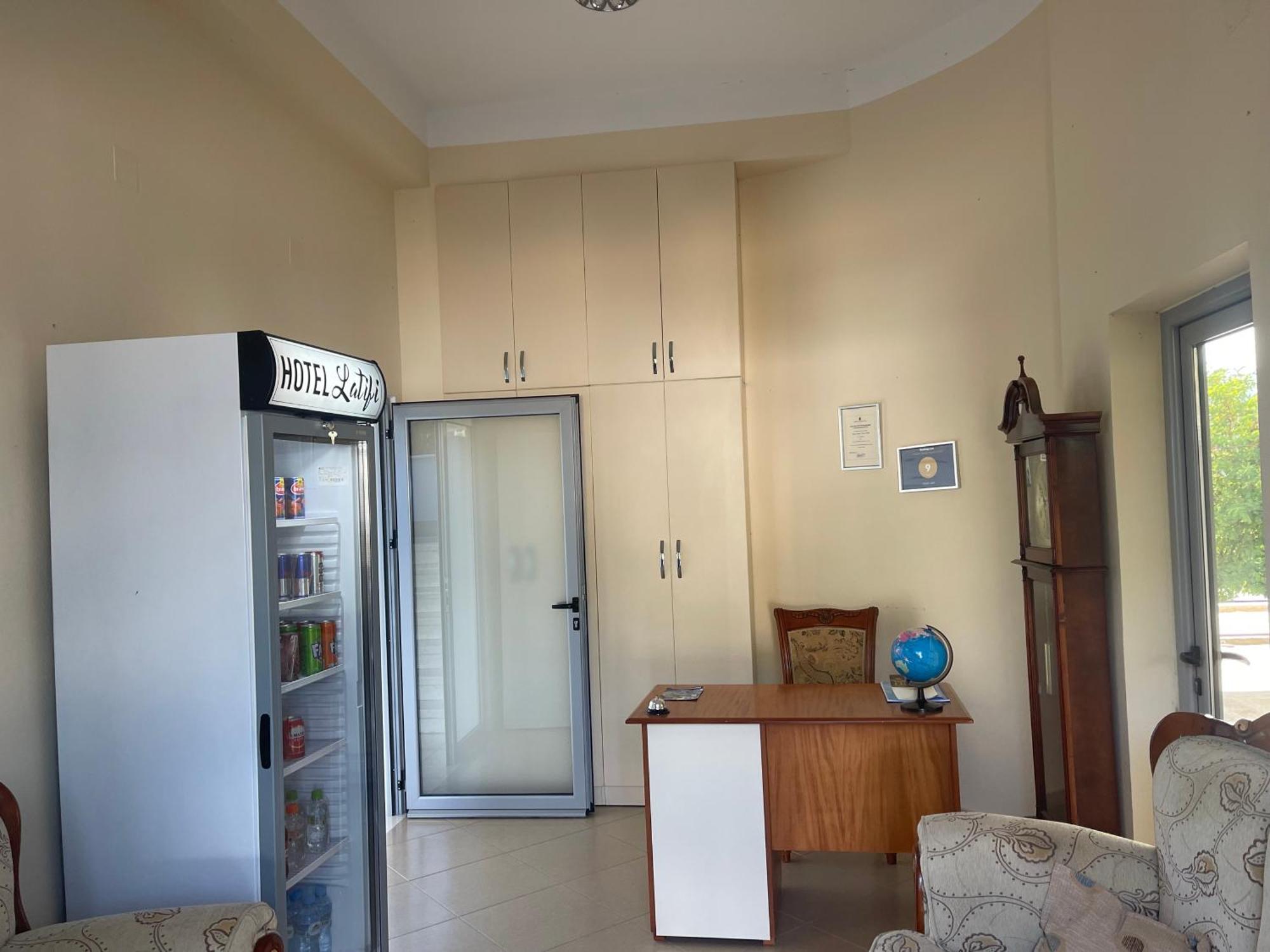 Hotel Latifi Gramsh Exterior foto
