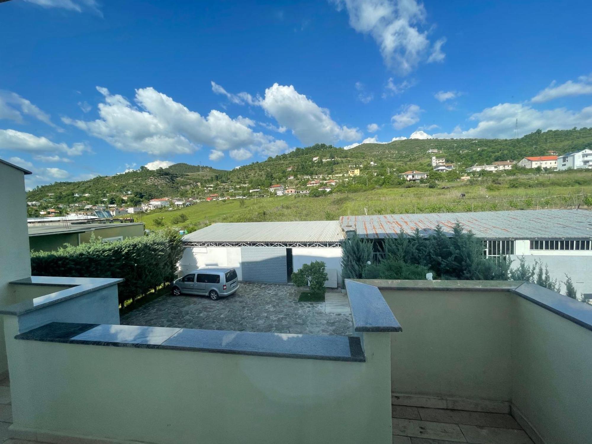 Hotel Latifi Gramsh Exterior foto